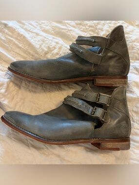 Free People Women’s Gray Leather Double-Strap Booties - SZ 39
